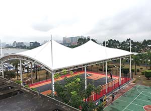 籃球場膜結(jié)構(gòu)頂棚/罩棚/雨棚的優(yōu)勢有哪些？(圖文)