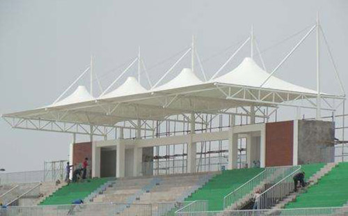 鄭州澍青醫(yī)學(xué)高等?？茖W(xué)校膜結(jié)構(gòu)看臺(tái)