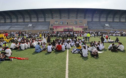 濮陽醫(yī)學(xué)高等?？茖W(xué)校膜結(jié)構(gòu)看臺設(shè)計(jì)效果圖