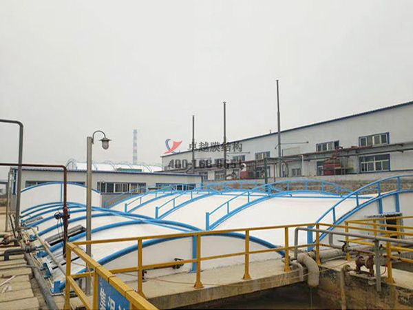 濮陽(yáng)污水處理廠<font color='red'>污水池加蓋</font>除臭封閉罩 　　