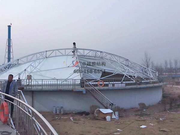 濟(jì)源反吊膜結(jié)構(gòu)<font color='red'>污水池加蓋</font>封閉工程 　　