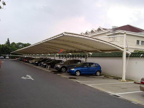 米林膜結(jié)構(gòu)停車(chē)棚【遮陽(yáng)棚廠(chǎng)家】