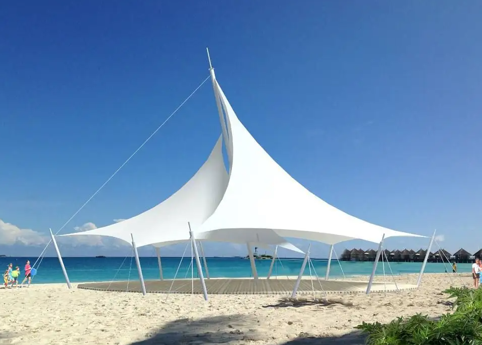 校園膜結(jié)構體育看臺，耐用是王道，實惠是關鍵