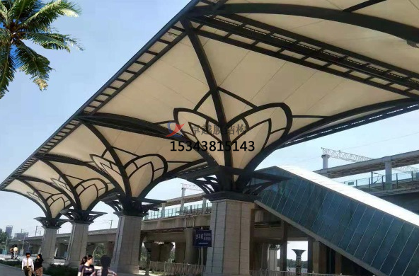 張拉膜結(jié)構(gòu)遮陽雨棚能抵抗多少級臺(tái)風(fēng)暴雨？